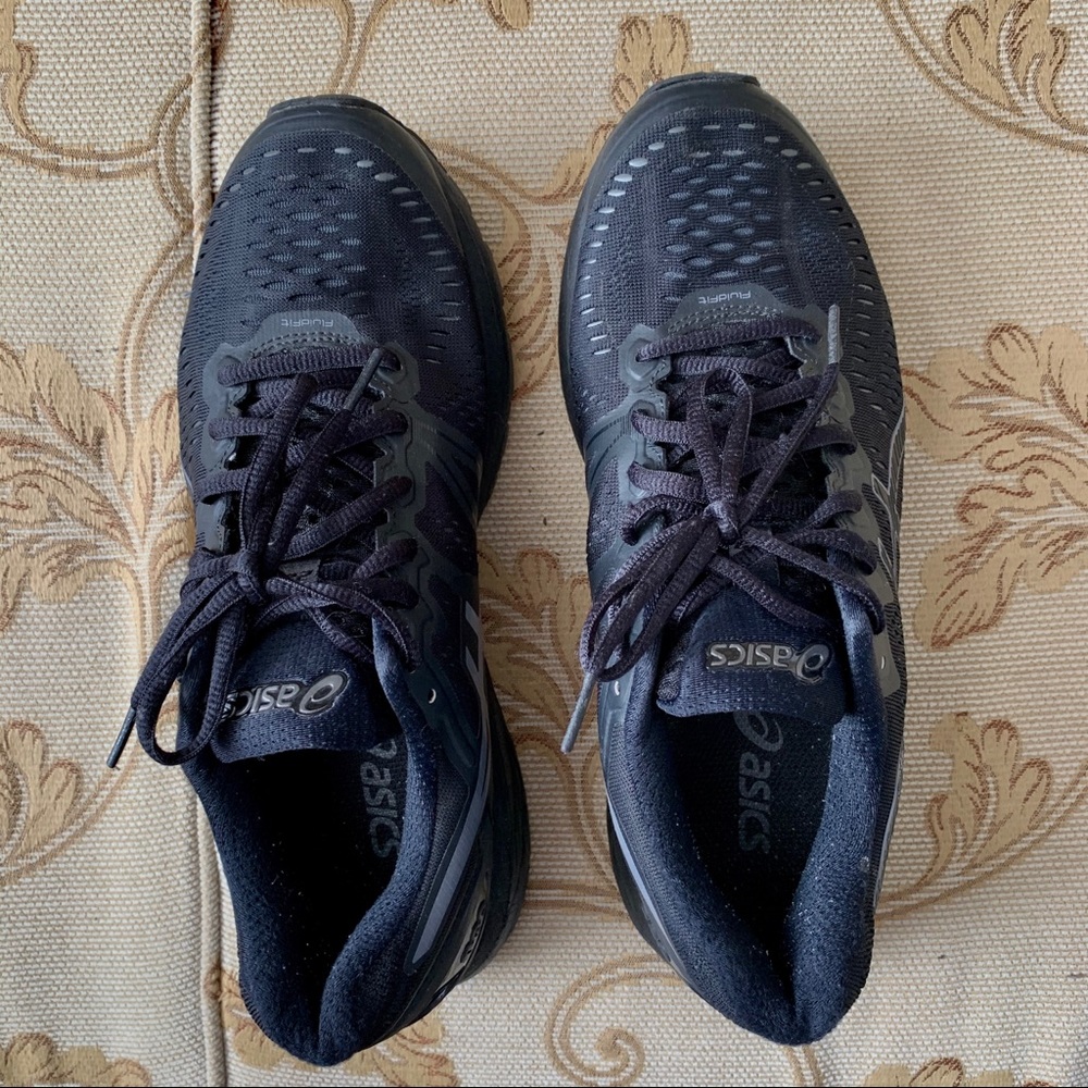 Women’s ASICS Gym Shoes/Sneaker